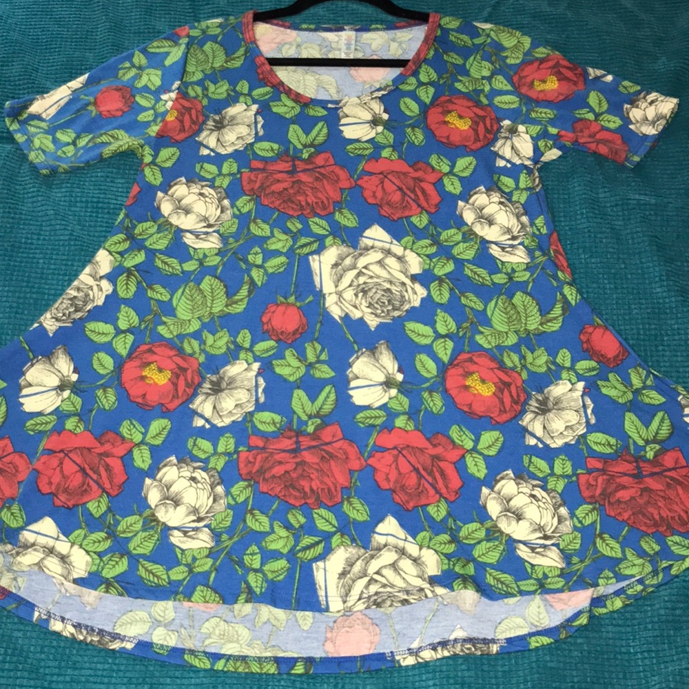 LulaRoe floral perfect tee